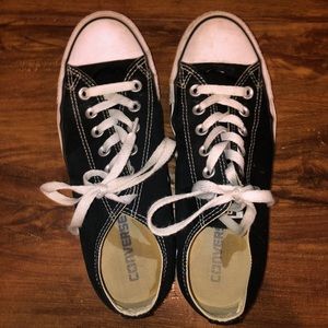 Low top black Converse